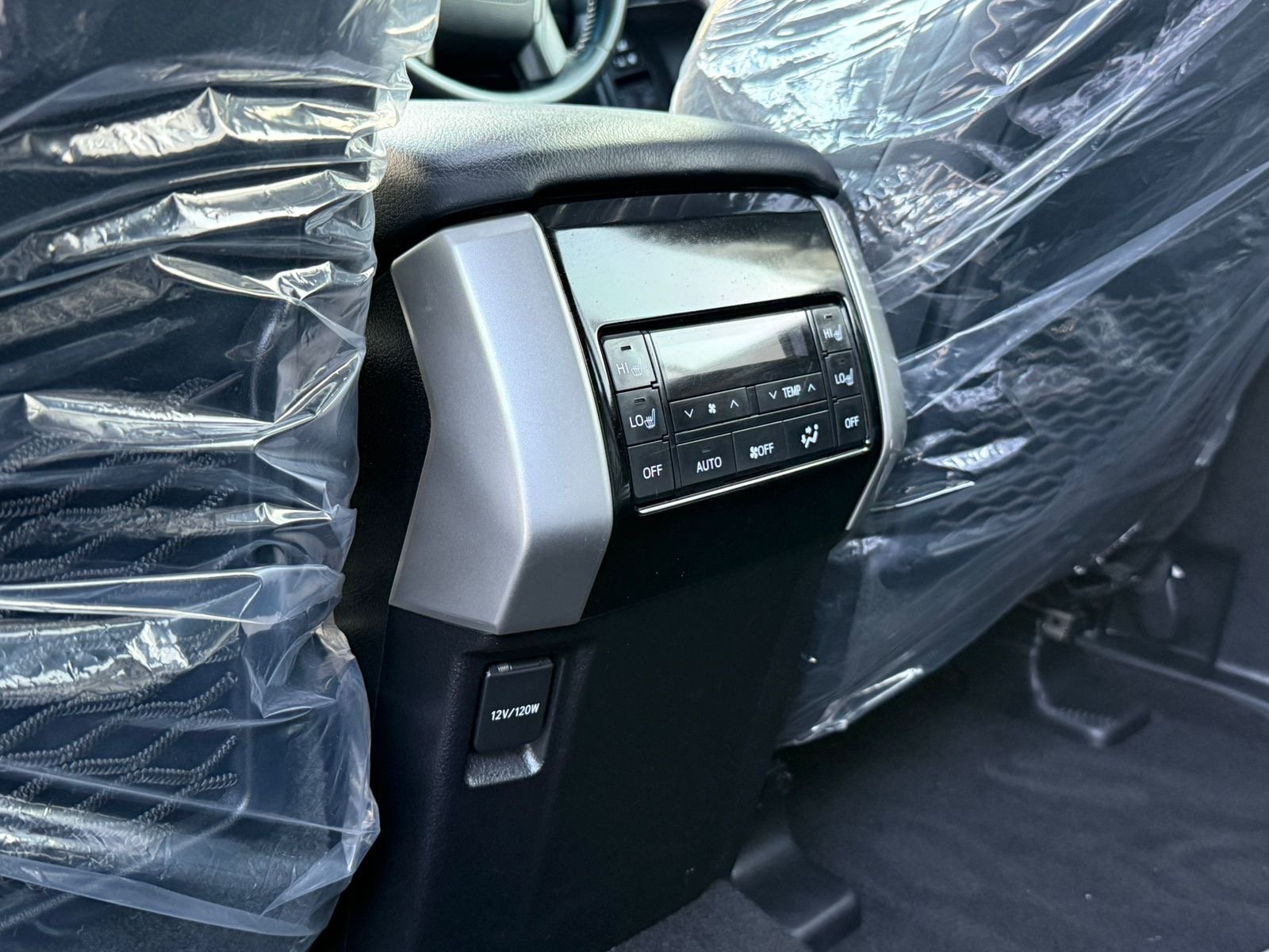 Land Cruiser Prado 2021 White image